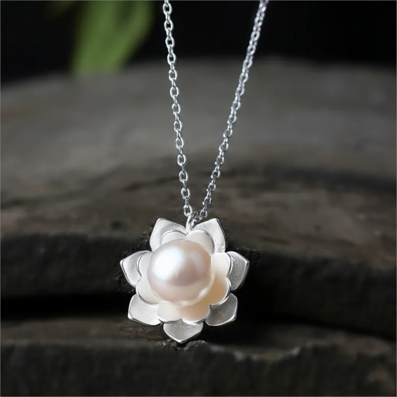 Neue Mode 925 Sterling Silber Schmuck Weibliche Nationalen Weißen Lotus Shell Perlen Perle Blumen Anhänger Halsketten XL132