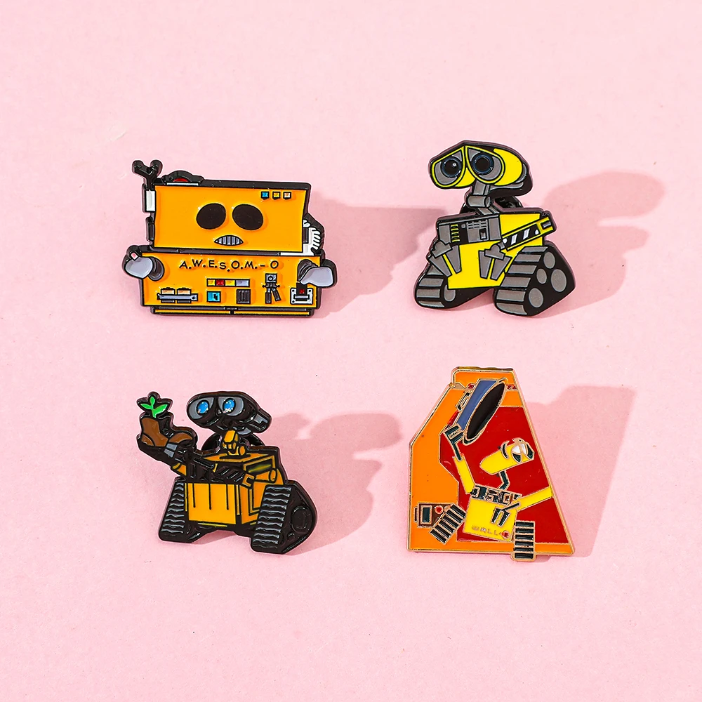 Inspirierter Roboter Emaille-Brosche Vintage Anime Cosplay Anstecknadel für Geldbörse Kindertasche & Sammler-Accessoire Image