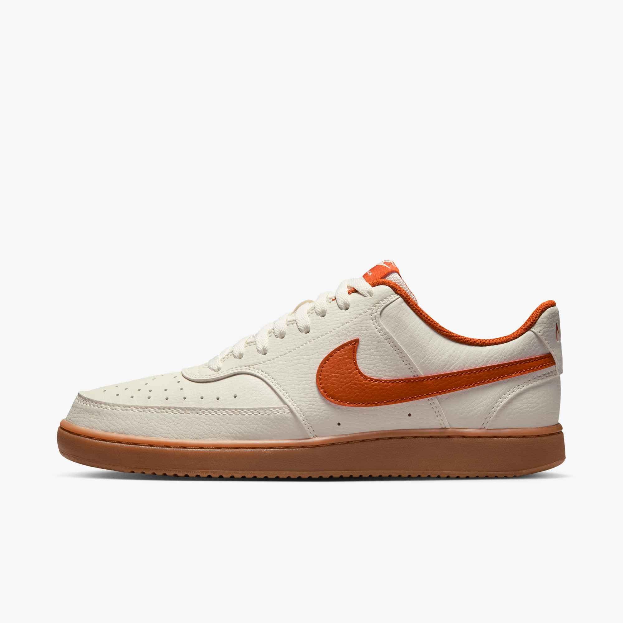 Sneaker NIKE SPORTSWEAR "NIKE COURT VISION LO", Herren, Gr. 45, sail, campfire orange, gum med braun, Synthetik, Schuhe Sneaker