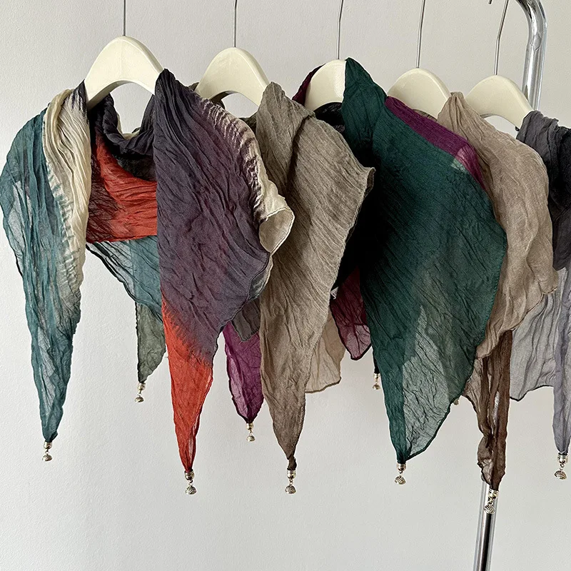 Magnetische Schnalle, plissierter, farblich passender Seidenschal aus Baumwolle und Leinen, Nackenschutz und dekorativer, modischer kleiner quadratischer Schal. Image