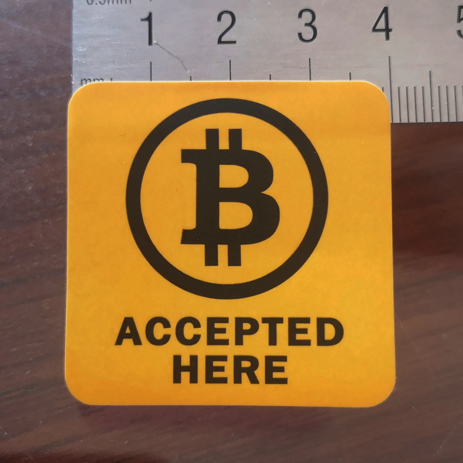 24 stücke 4x4cm bitcoin akzeptiert hier selbst klebende cyptocurrency etikett aufkleber für shop promotion kunst papier mit matte laminierung Image