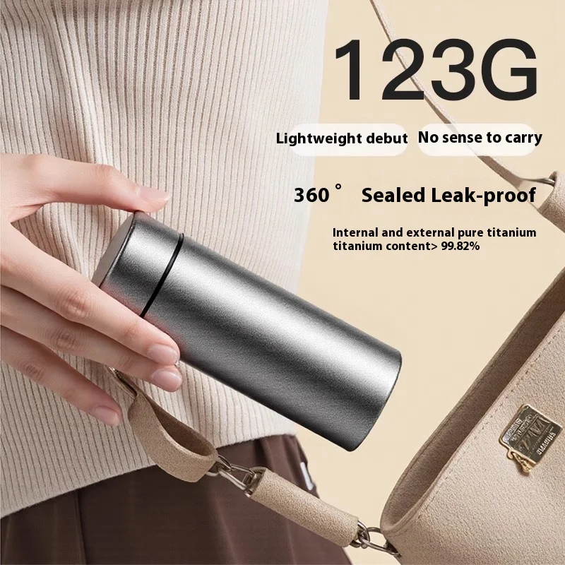 Isolierter Becher aus reinem Titan für Herren und Damen, High-End-Wasser, tragbarer Tee, Wassertrennung Image