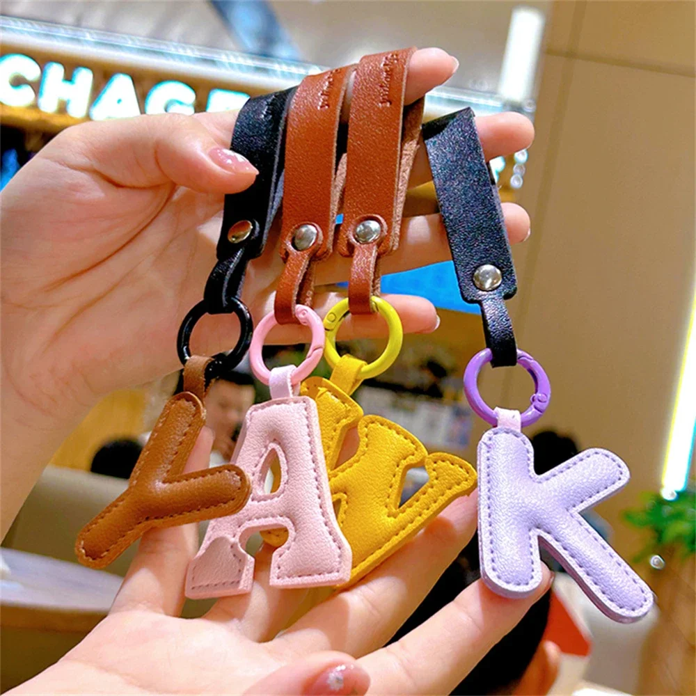A bis Z PU Leder Anfangsbuchstaben Schlüsselanhänger für Frauen Mode Cartoon Candy Farbe Tasche Telefon Anhänger Auto Schlüsselanhänger Schmuck Geschenke Image