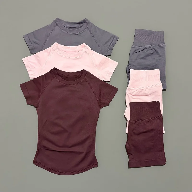 Ensembles de sport 2 pièces pour femmes, haut de yoga sans couture à manches courtes et short de course taille haute, tenue de sport pour la gym, séchage rapide