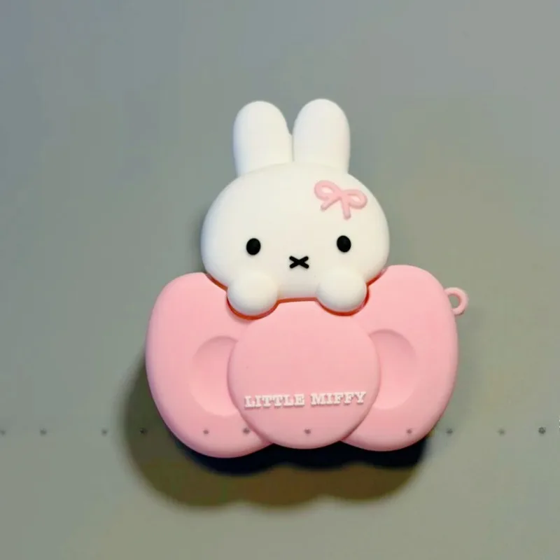 Niedliche Miffy-Häschen-Schutzhülle mit Schleife aus Silikon für AirPods Pro3&4, Kawaii-Design, stoßfest, abnehmbare Abdeckung Image