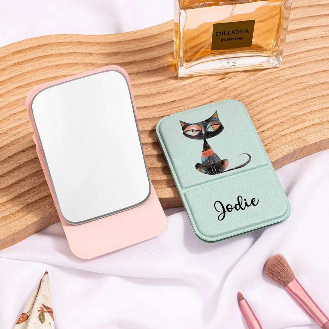 1 Stück Neuer Personalisierter Katzen-Schminkspiegel für Hochzeit, Braut, Brautjungfer, Braut-Kätzchen, Anpassbarer Klappspiegel Image
