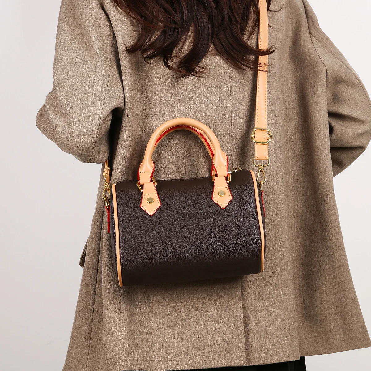 2026 nouveau haute qualité à la mode épaule poche Boston oreiller sac pour femmes petit sac à bandoulière mode dames sac