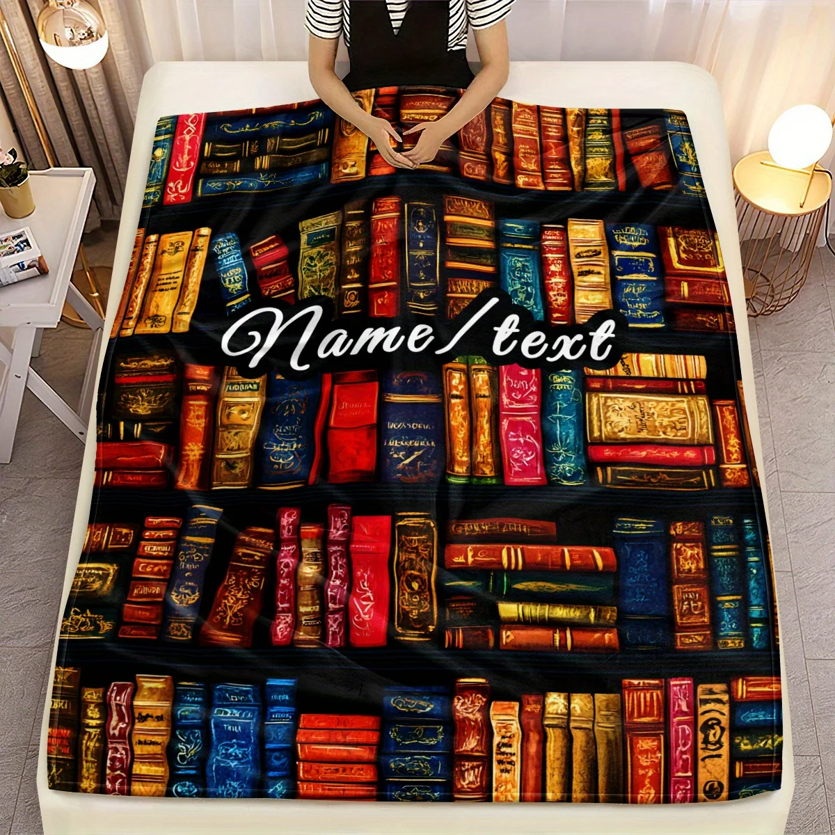 Personalisierte Buchliebhaberdecke mit parabolischer Form aus weichem Flanell mit individuellem Namen, leicht und warm, geeignet Image