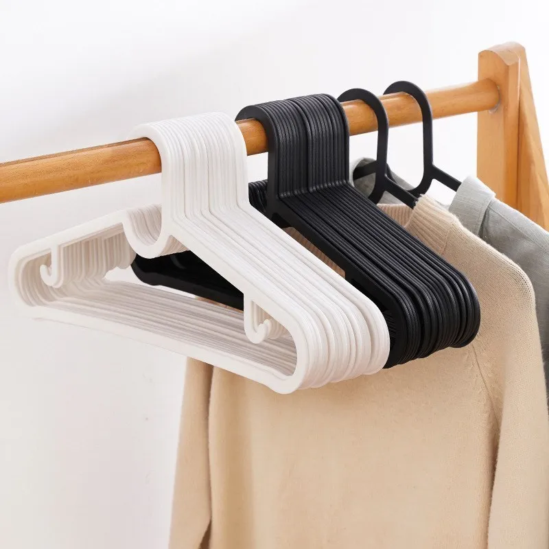 4 stücke Einfache Schwarz Weiß Trockenen Kleidung Hängen Rack Erwachsene Kleidung Kleiderbügel Kunststoff Kleiderbügel Haushalt Kleiderschrank Kleidung Kleid Organizer