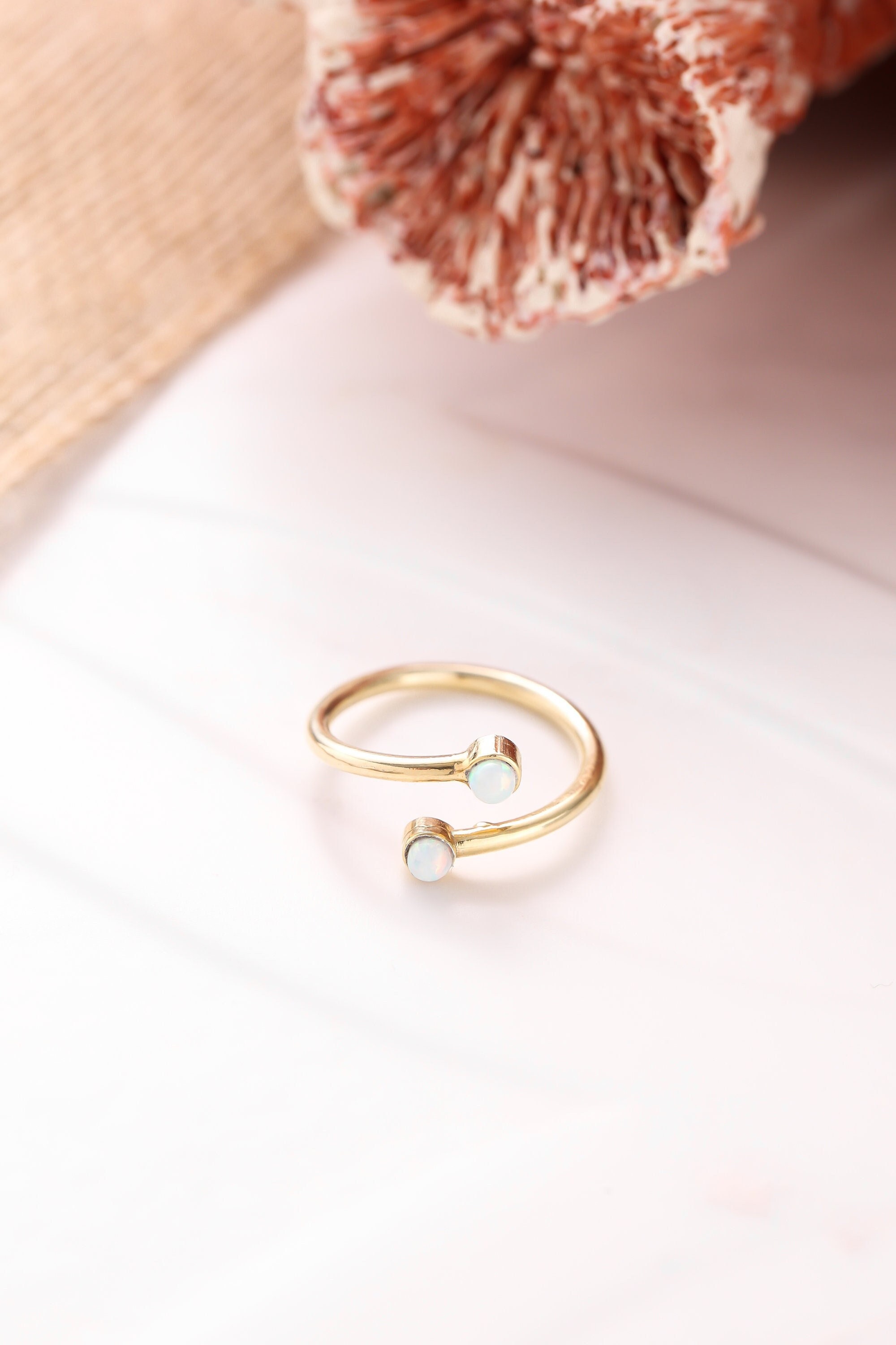 Anello opale delicato, Anello impilabile opale, Anello opale bianco e CZ, Anello opale d'oro, Anello opale d'argento sterling, Anello opale delicato,