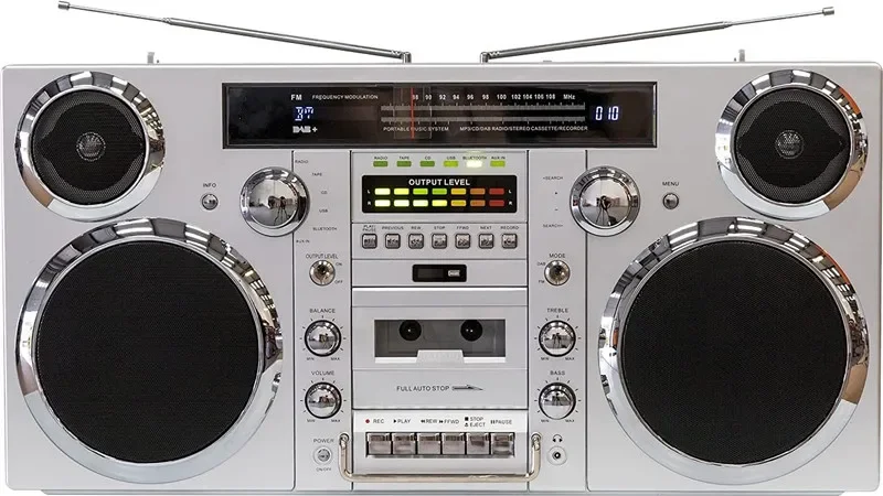 Brooklyn Kabelloser Bluetooth-Lautsprecher, silberfarben, tragbare Boombox im 1980er-Jahre-Stil mit CD-Player, Kassettenspieler, FM-Radio, USB Image