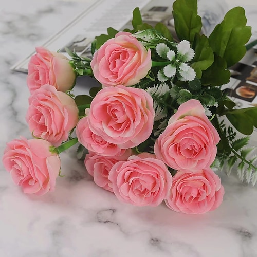 Künstliche Rosen, Seidenrosen-Arrangement für die Wohnzimmerdekoration, Blumengestecke für den TV-Ständer, künstliches Blumen-Mittelstück Image