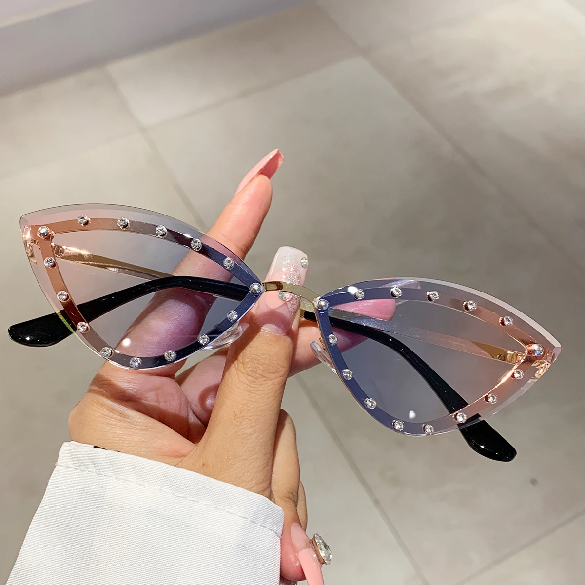 Kampt randlose Cat Eye Sonnenbrille Frauen neu im Jahr stilvolle mehrfarbige Farbverlauf Sonnenbrillen trend ige Vintage Brillen mit Strass Image