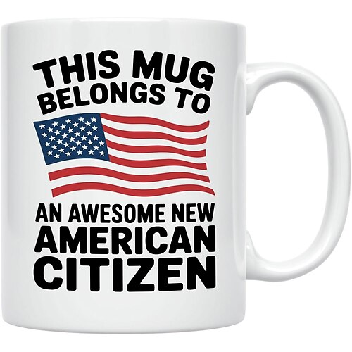 Geschenk zur Einbürgerung in den USA: Tasse mit US-Flaggenmotiv – ein Erinnerungsstück zur Einbürgerung für frischgebackene US-Bürger. Glückwunschgeschenkidee für stolze US-Bürger. Image