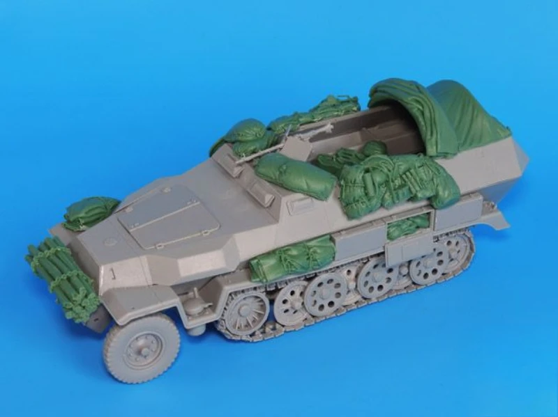 Zusammengebautes Modell aus Druckgussharz im Maßstab 1:35 Sd.kfz.251 C Zubehörset (kein Tank), unmontiert und unbemalt Image