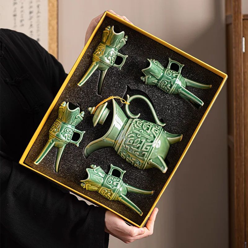 ImperialCharm Retro Ceramic Baijiu Wine Set One Catty Pot With 12 Cups Gift Box Edition green