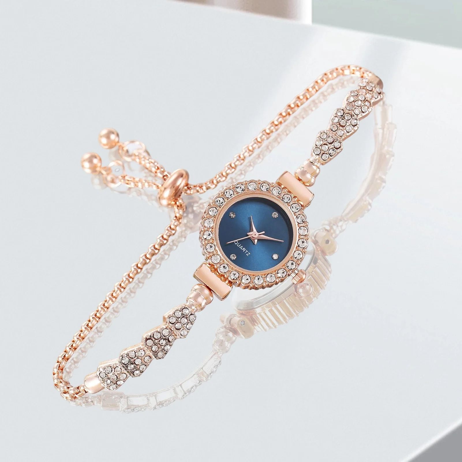 High End Diamond Bracelet Watch Elegant Easy Read Dial And Shiny Crystal Wristwatch For Women blue