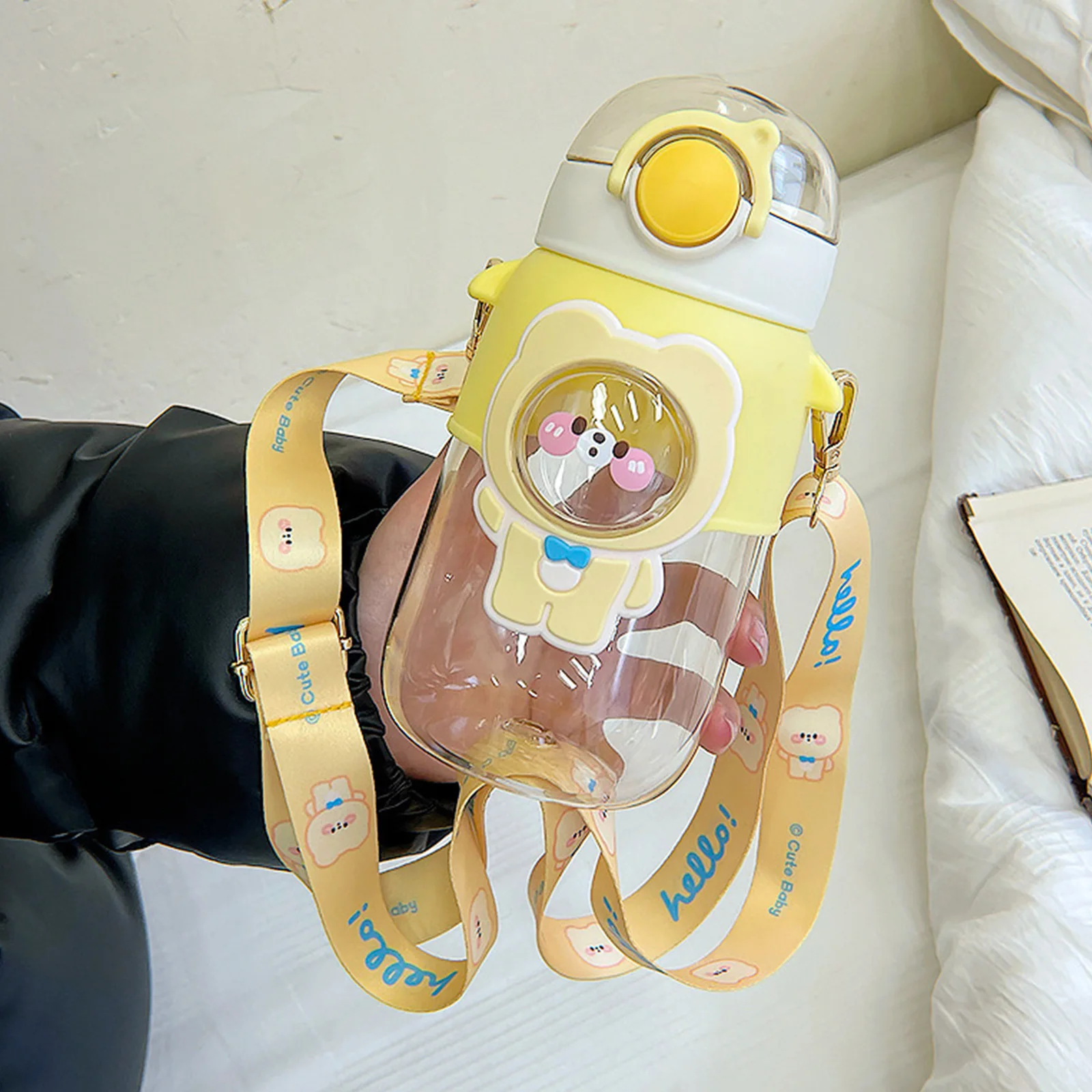 720ml Cartoon Niedliche Flaschen Hochwertige Optik Kindergarten-Trinkbecher mit Strohhalm Große Kapazität für Outdoor-Reisen Trinkbecher Image