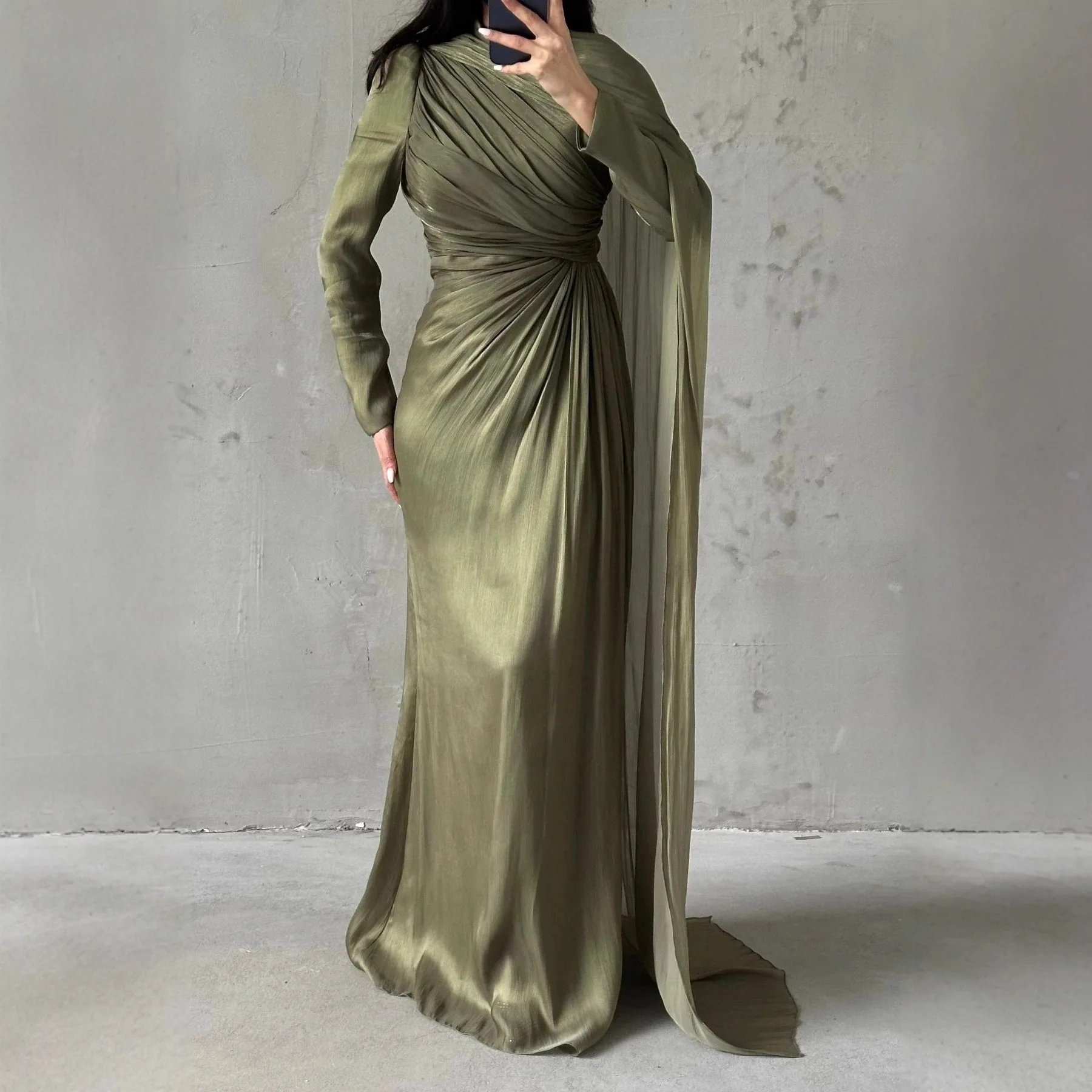 Damen Maxikleid mit Falten, Rundhals, unregelmäßigem Schnitt, schmal geschnitten, bodenlang, A-Linie, Frühling 2026 Image