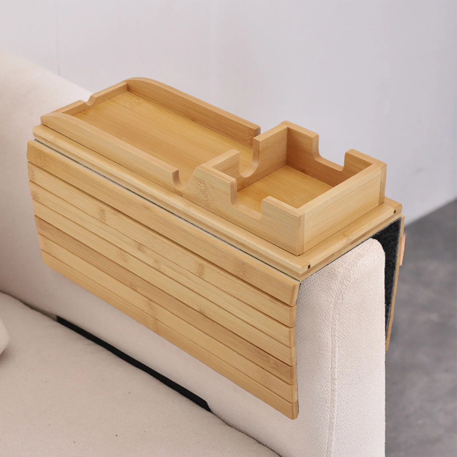 Sofa-Armlehnenablage aus Holz, doppelt nutzbar, abnehmbar, klappbar, als Couch-Armlehnen-Tisch für Getränke und Snacks