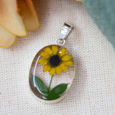 'Spring-Inspired Natural Sunflower and Resin Oval Pendant'