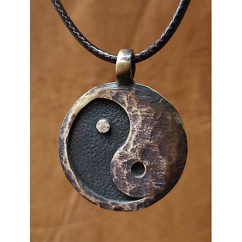 Herren-Halskette mit Anhänger aus einer Legierung im Bohème-Stil, Vintage-Schmuck aus silbernem Stammesmuster mit mehreren Lagen – perfekt für den Sommerurlaub am Strand und den Alltag. Image