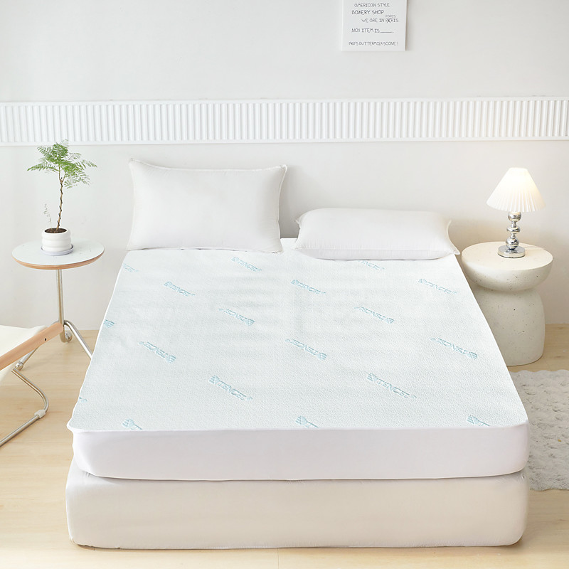 Waterproof Mattress Protector Thickened Quilted Bed Cover Waterproof Bed Pad Mattress Protector for Mattress with Air Layer
