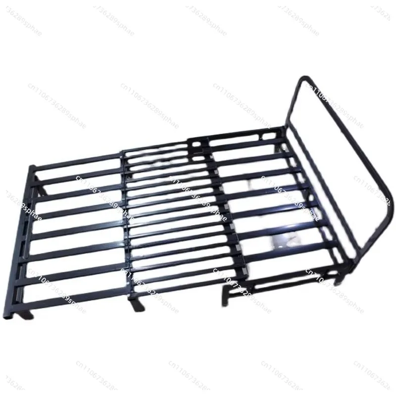 Multifunktionales Klappschlafsofa mit doppeltem Verwendungszweck. Dreiteiliges ausziehbares, ausziehbares Klappschlafsofa. Versteckter Bettrahmen Image