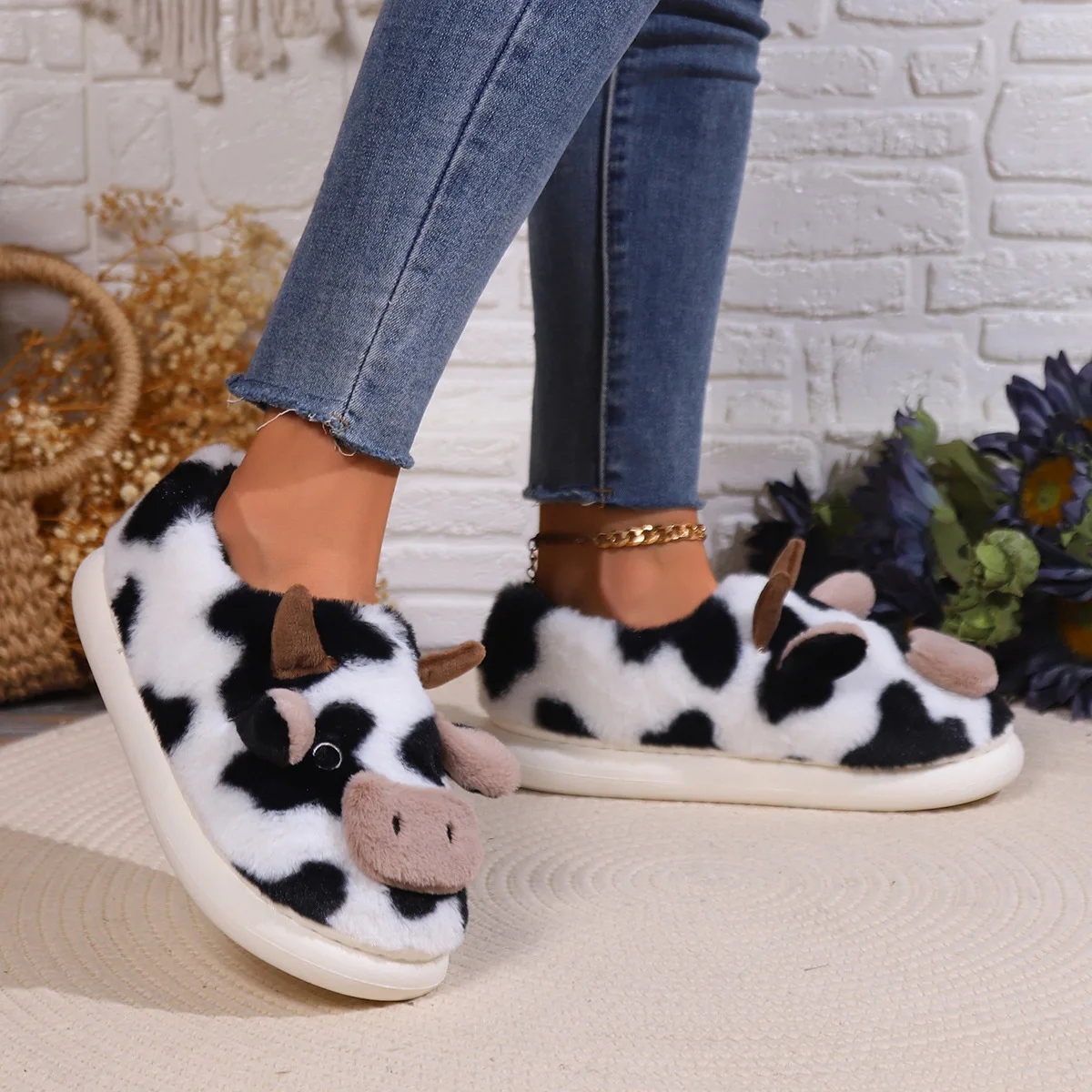 Frauen Hausschuhe Hause Plüsch Cartoon Kuh Designer Schuhe Mädchen Nette Winter Flauschige Hausschuhe Wohnungen Warme Casual Pelz Rutschen Große Größe