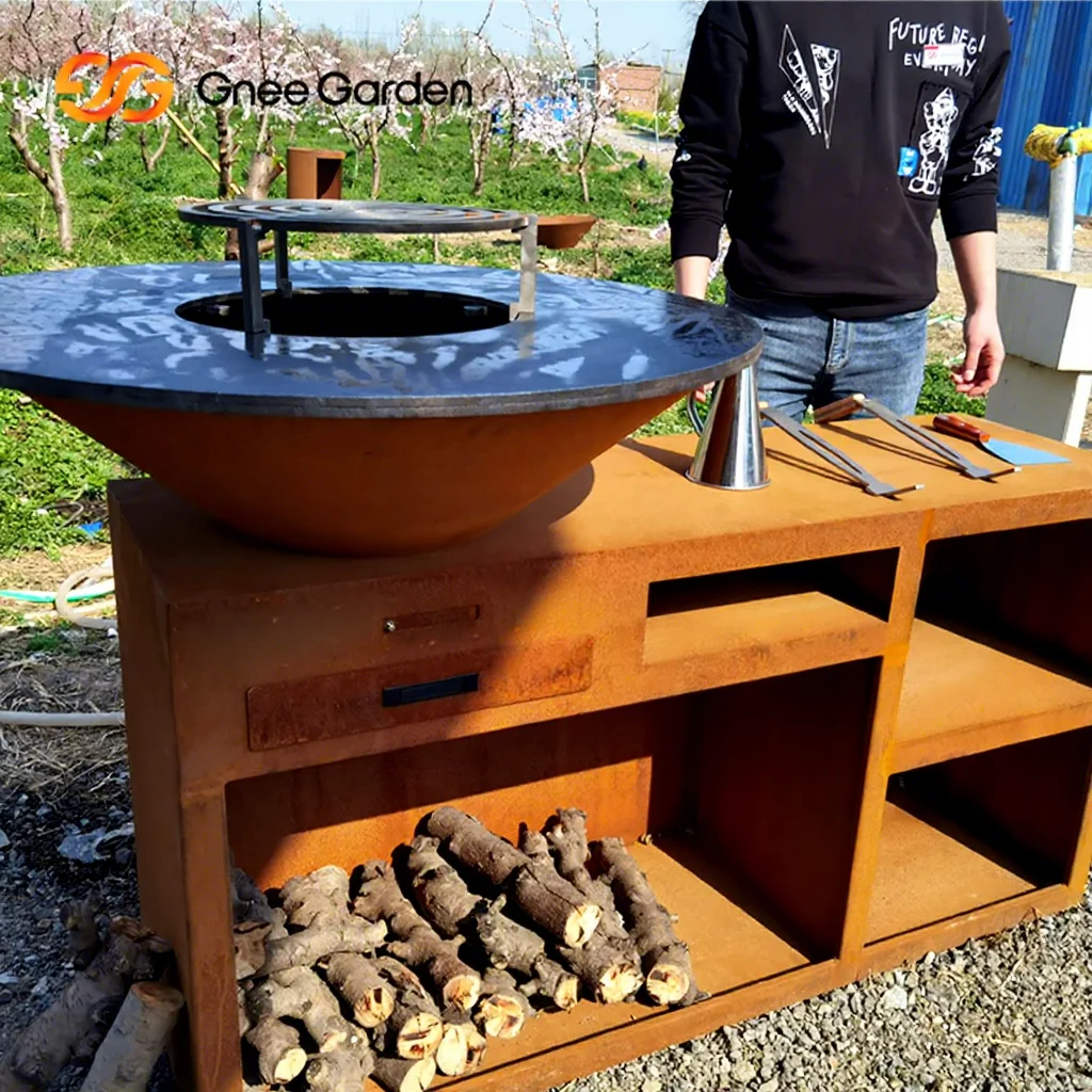 Corten-Stahl BBQ-Set/Outdoor-Holzkohlegrill Metall-Grill mit Feuerstelle und Grilltisch aus Holz Image