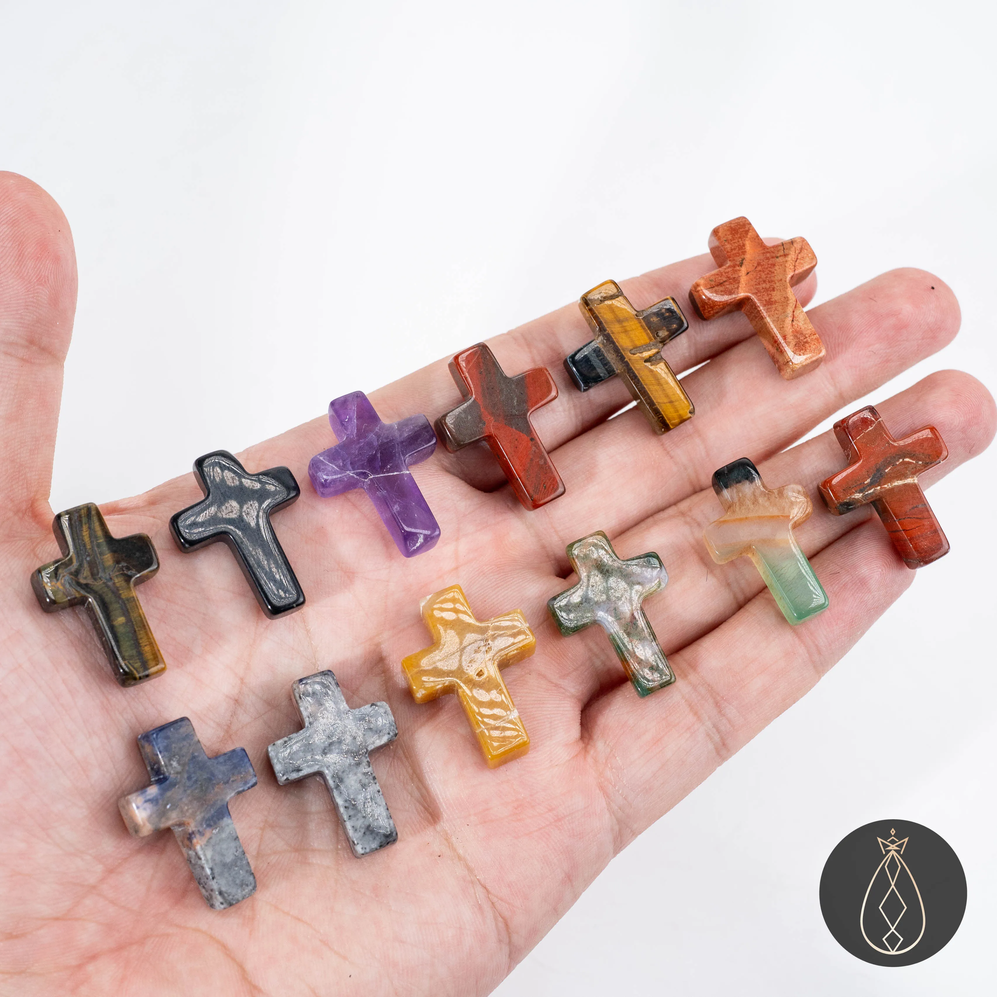 2,5 × 1,8 cm 10 / 30 / 50 pezzi Mini croci in materiale misto Ciondoli con pietre preziose intagliate a mano | Cristallo curativo e decorazioni spirituali