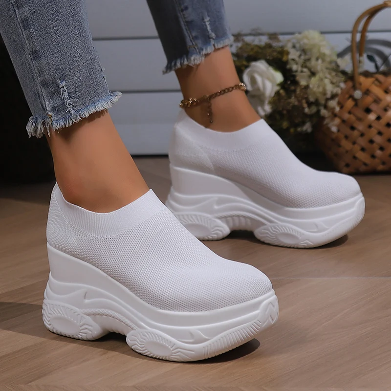 Schwarz Weiß Chunky Plattform Gestrickte Turnschuhe Frauen Slip Auf Dicken Boden Vulkanisierte Schuhe Frau Atmungsaktive Mesh Wanderschuhe Image
