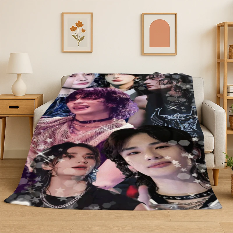 Kpop Hyunjin Stray Kids Musik-Flanelldecke, weiche, warme Decke für Schlafzimmer, Wohnzimmer, Bett, Reisen, Camping, Picknick, Geschenk Image