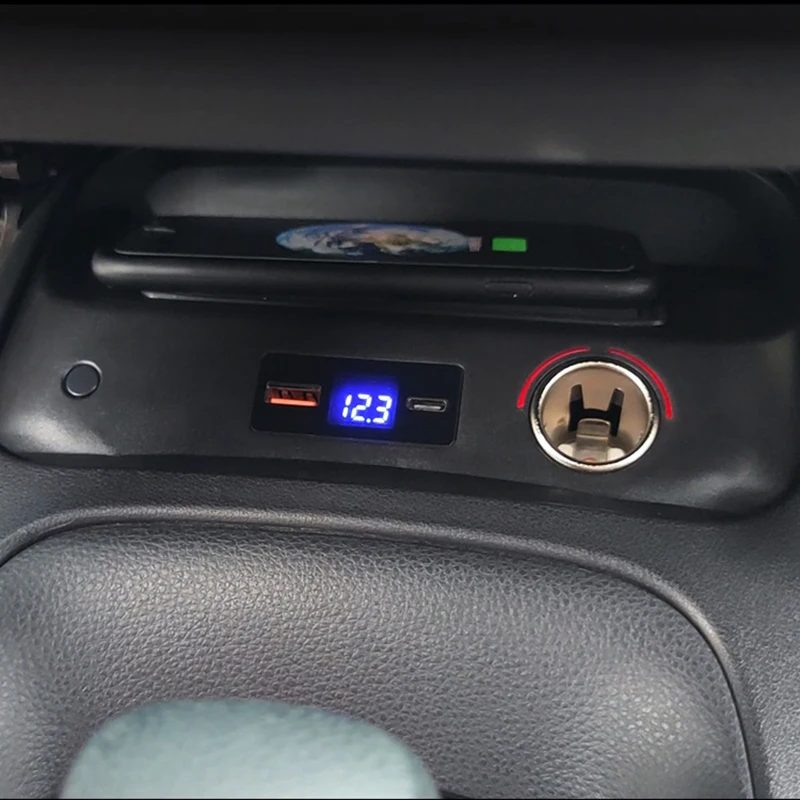 Caricabatterie wireless per auto da 15W caricatore rapido piastra di ricarica supporto per telefono supporto di ricarica per Toyota Corolla Levin 2019 2020 2021 2022
