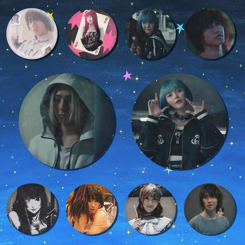 A-alice In B-borderland Snap-in-Pins, Cartoon-Figur, rund, kreative Broschen für Rucksack-Accessoires, Schmuck, Geschenke Image