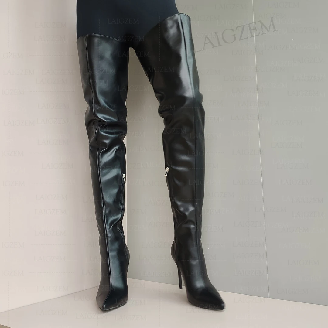 BERZIMER Damen Overknee-Stiefel mit seitlichem Reißverschluss, Kunstleder, dünne hohe Absätze, hohe Stiefel über dem Knie, Damenschuhe, große Größen 40 45 47 Image