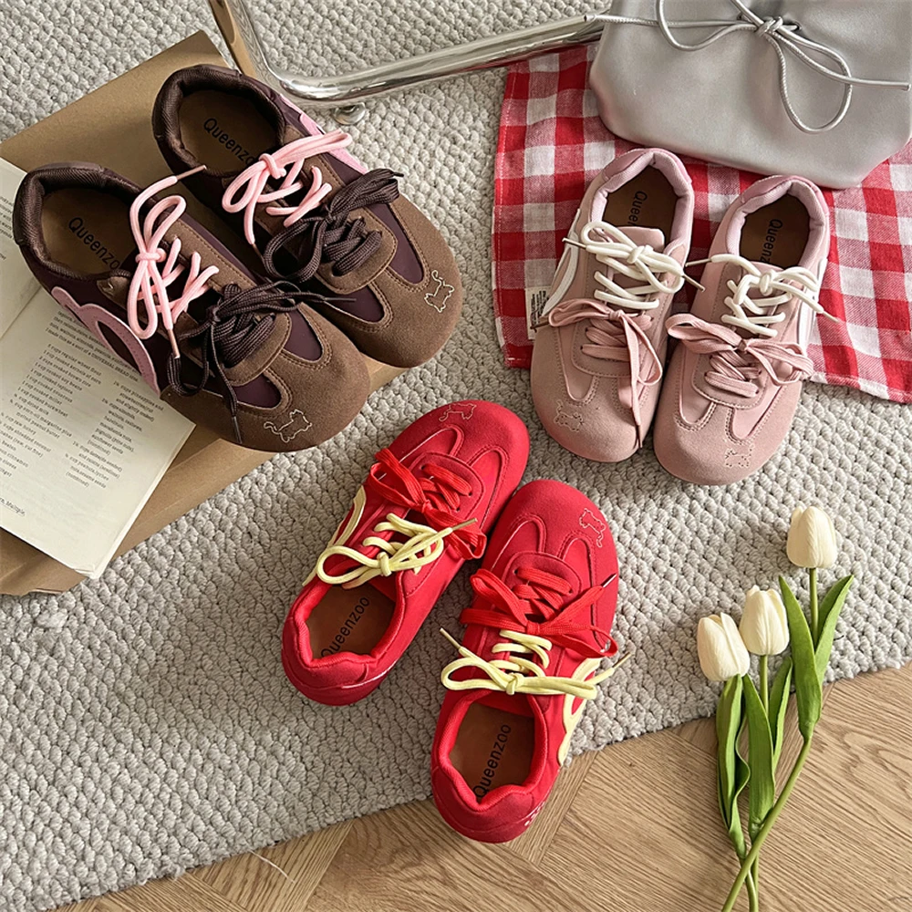 Rote Retro Damen Deqin Schuhe Frühling Sommer Neue All-Match Faux Wildleder Casual Sportschuhe Schnürschuhe Agan Schuhe Gummisohle