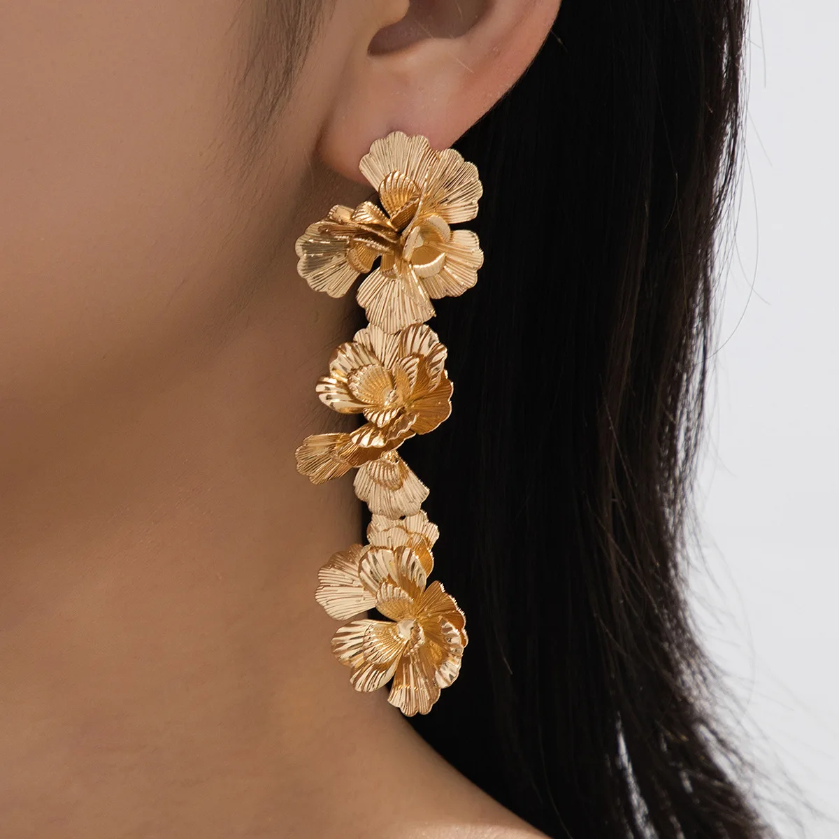 Kaimei gioielli di moda 2025 all'ingrosso retrò orecchini di fiori squisiti da donna placcato in oro grande orecchino floreale lungo da donna