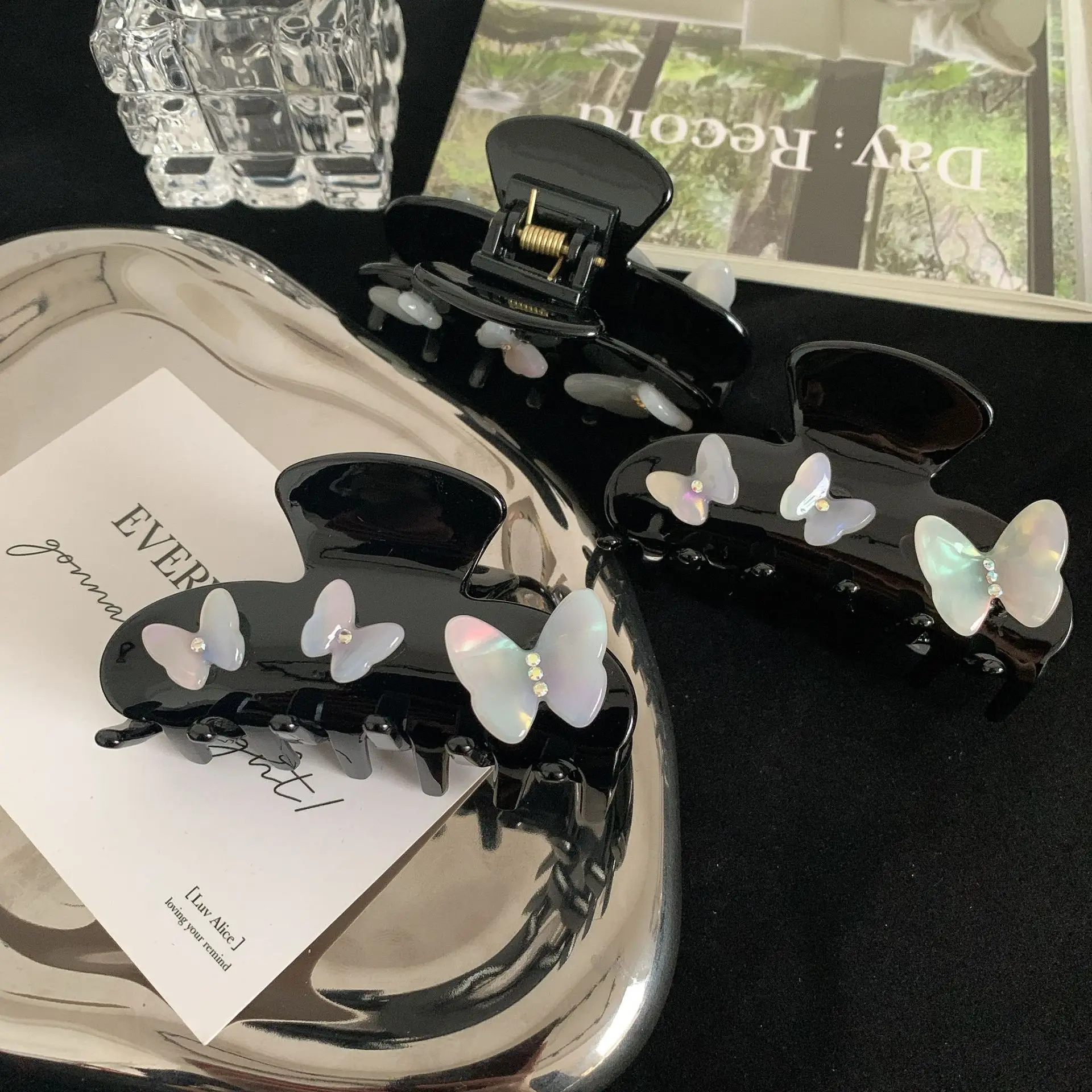 DOWELL Fermaglio per Capelli a Pinza Nera in Acetato con Strass a Farfalla 3D Design di Nicchia Stile Principessa Sirena Francese Bellissimo