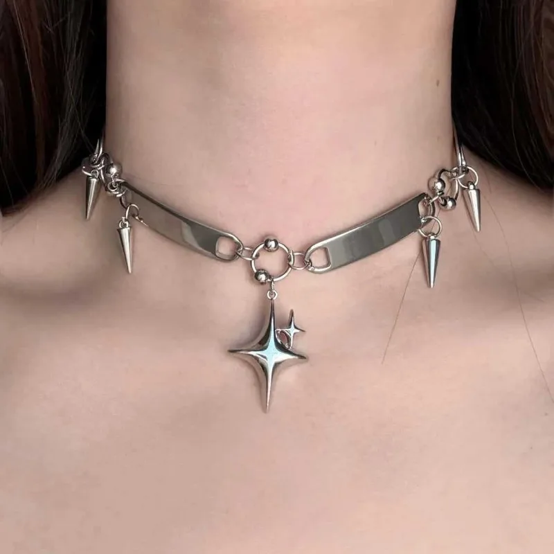 Y2K Stern-Nieten-Choker im Goth-Design mit Spike-Kreuz-Stern-Anhänger für Damen, Punk-Rock-Hippie-Party-Schmuck-Accessoires