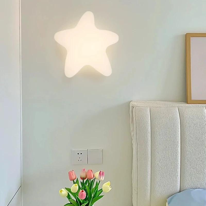 Moderne einfache Wolken, Sterne, Blumen, cremiger Wind, Hintergrund, Wandleuchte, Kinderzimmer, Augenschutz, Schlafzimmer, Nachttischlampe