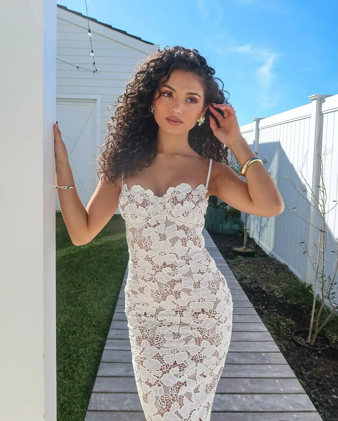 YENKYE Sexy Frauen Spaghetti-trägern Zurück Bandage Spitze Lange Kleider Mode Schlitz Chic Ausgestattet Schlank Party Maxi Vestidos Bodycon Image