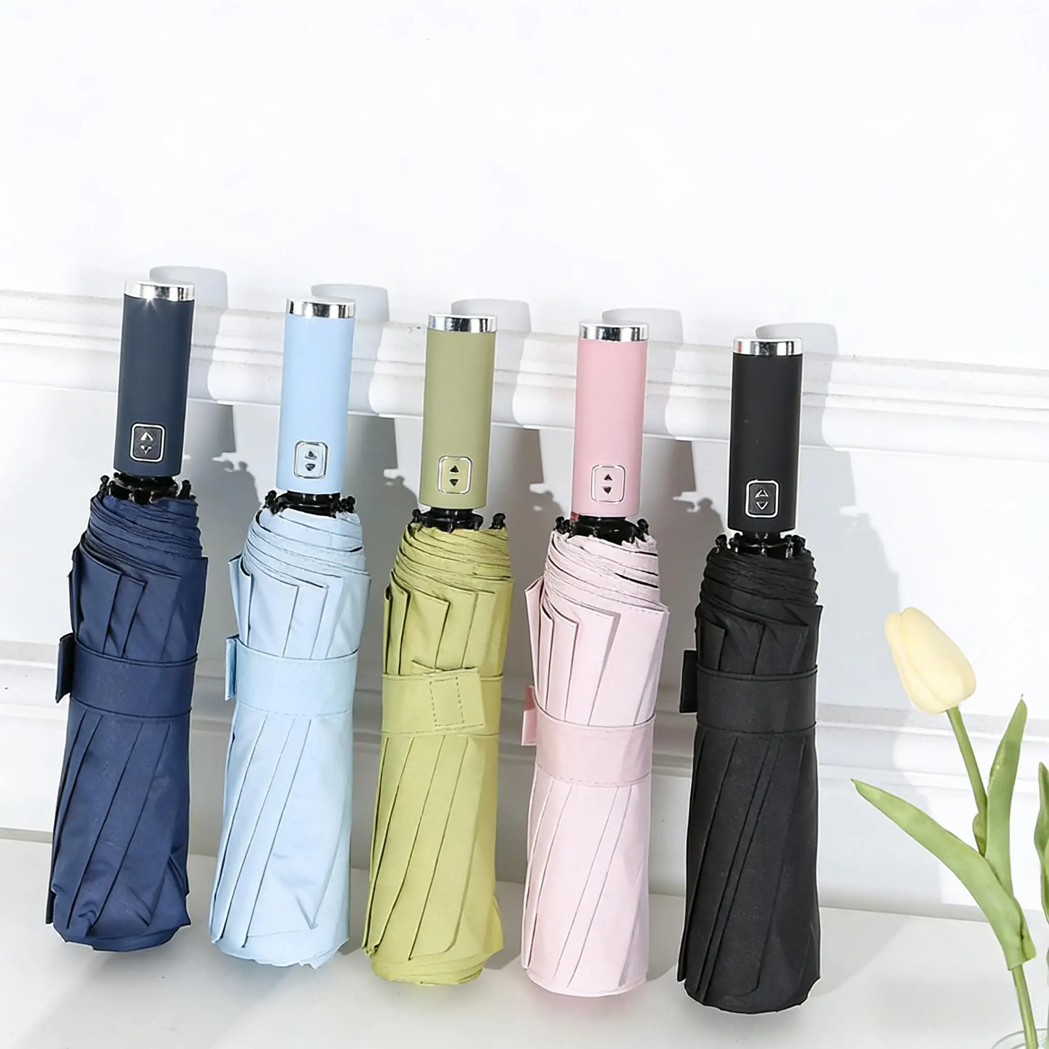 Vollautomatischer 10-Rippen Faltbarer Business-Regenschirm mit Schwarzer Beschichtung, Sonnenschutz und Windschutz Image