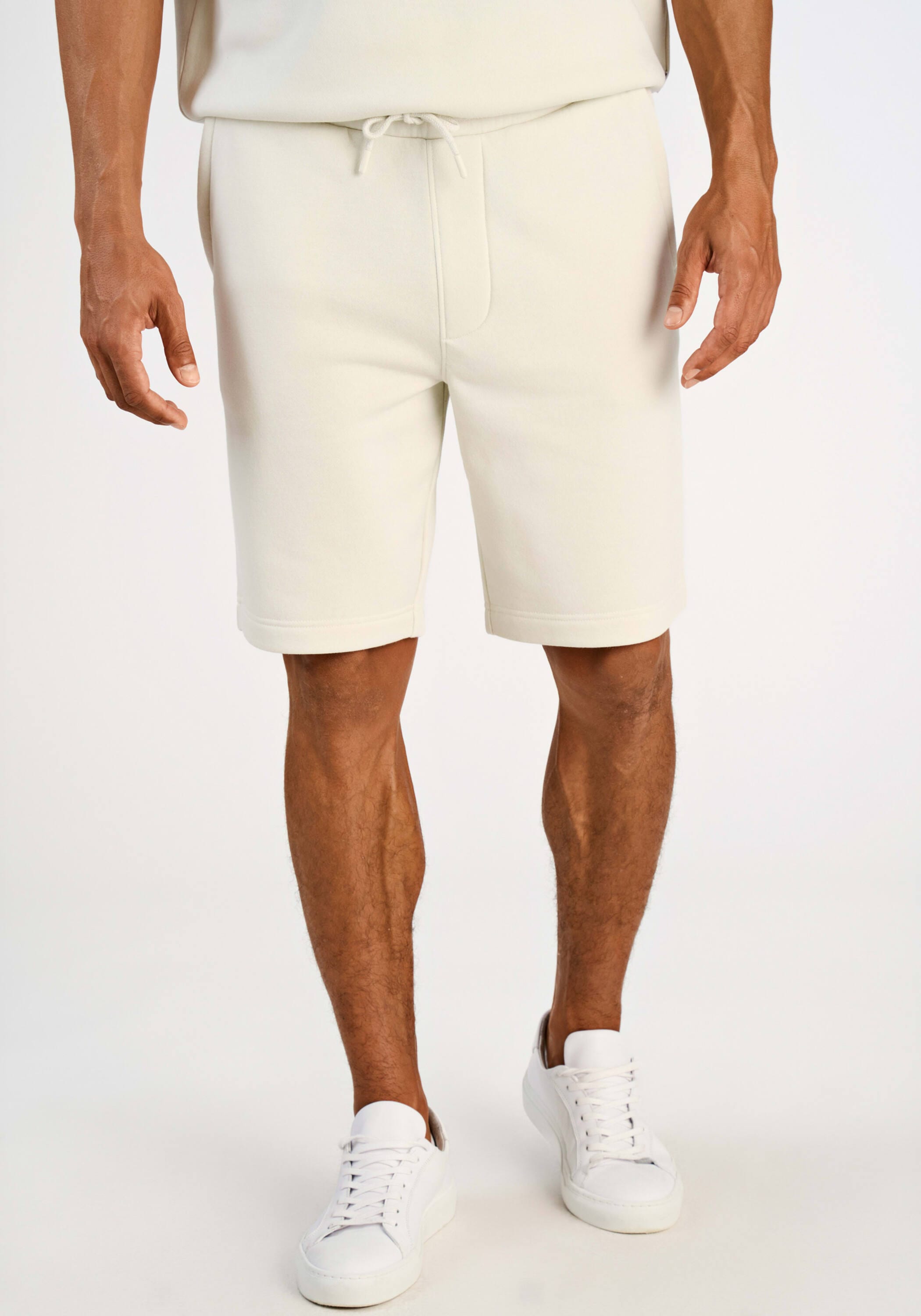 Shorts LINDBERGH "Freizeitshorts Relaxed Fit", Herren, Gr. L, bone weiß, Obermaterial: 60% Baumwolle, 40% Polyester, meliert, relaxed fit, Hosen Shorts Image