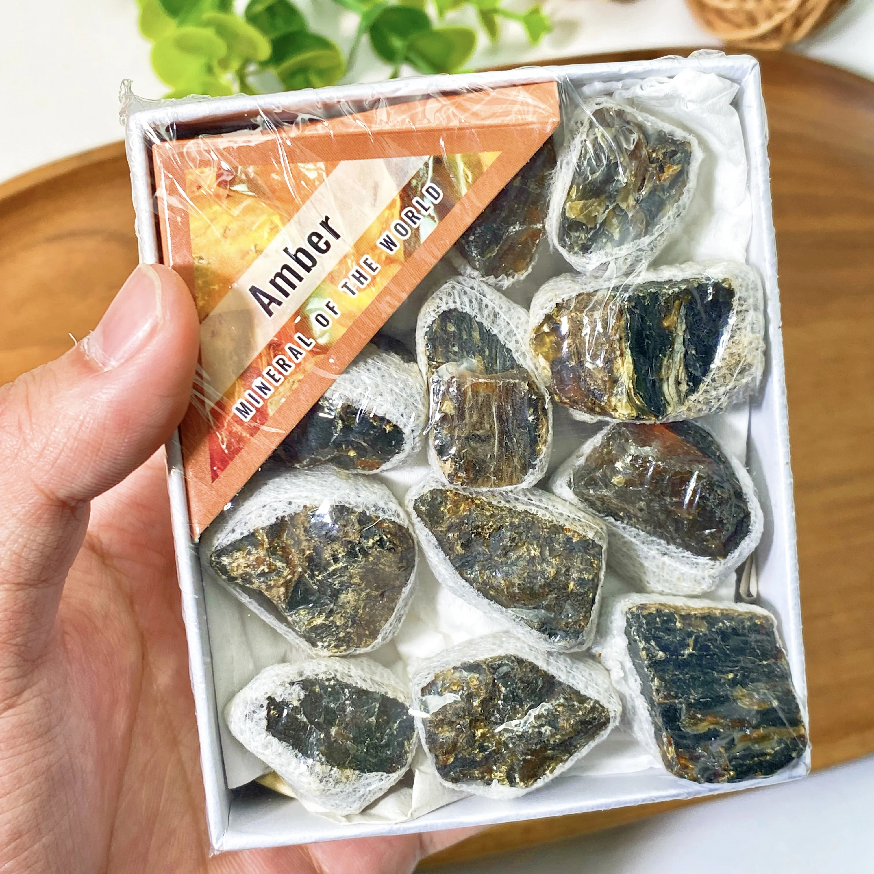 Zufällige 1 BOX hochwertige bernsteinfarbene Calcit-Geschenkbox-Dekoration, natürlicher Kristall-Rohstein, Geburtstagsgeschenk, Szenendekoration. Image