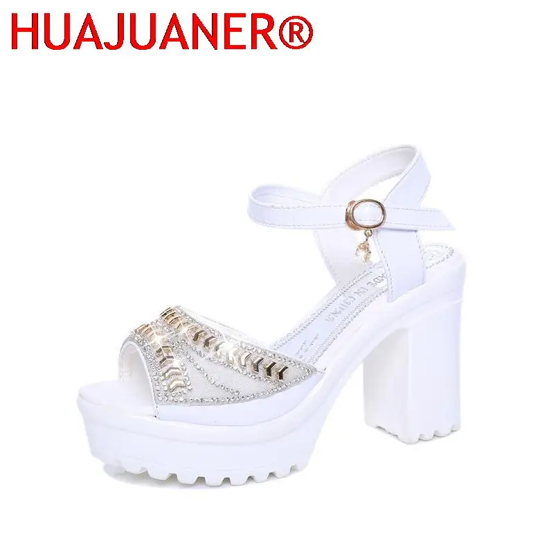 Designer 2026 Neue Sexy Mode Damen Sandalen Sommer Diamant Fischmaul Muffin Plateau High Heels Lässige Pantoletten Damenschuhe