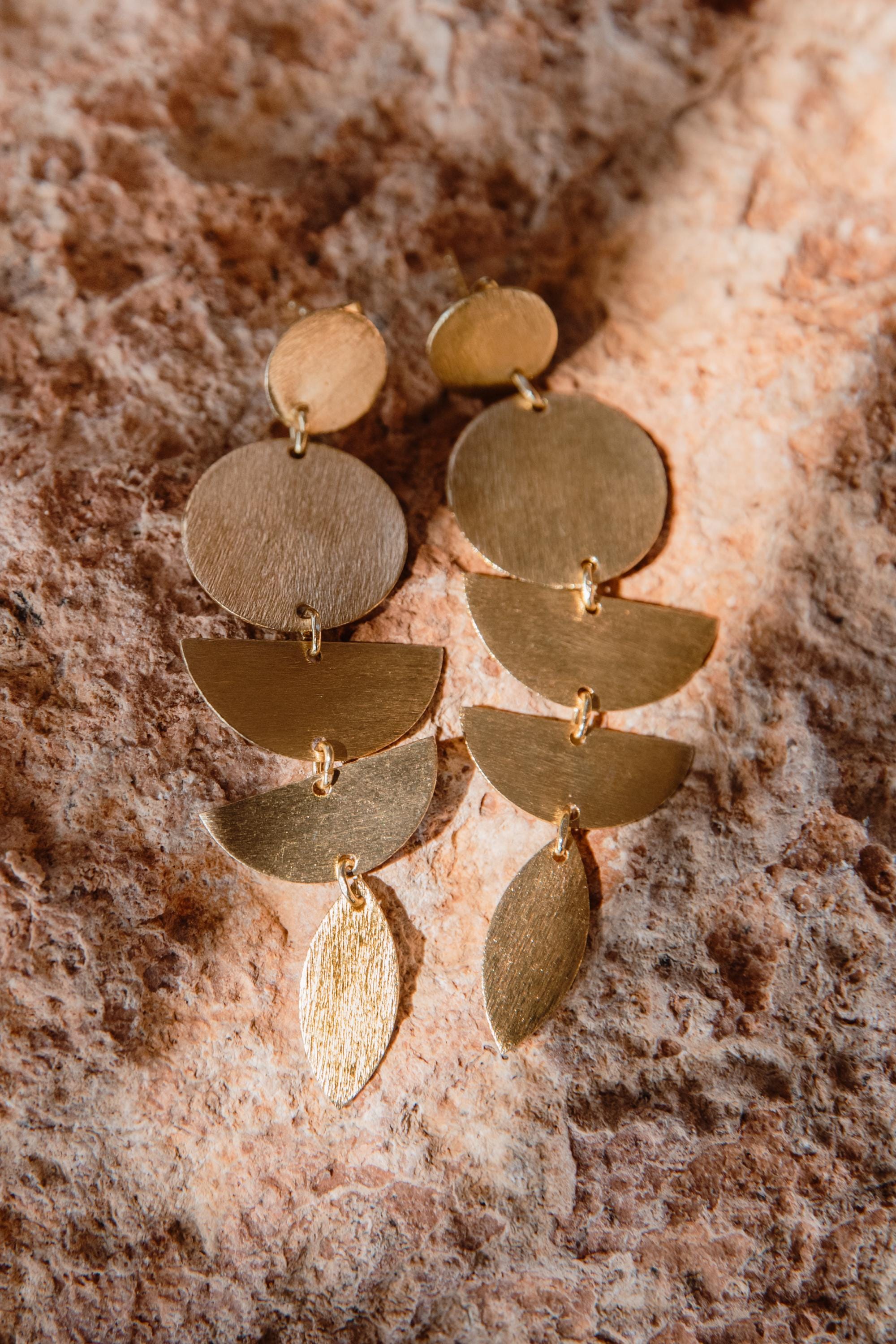 grandi orecchini placcati in oro, orecchini lunghi in oro, orecchini placcati in oro 24k, orecchini grandi, orecchini eleganti, orecchini fatti a mano
