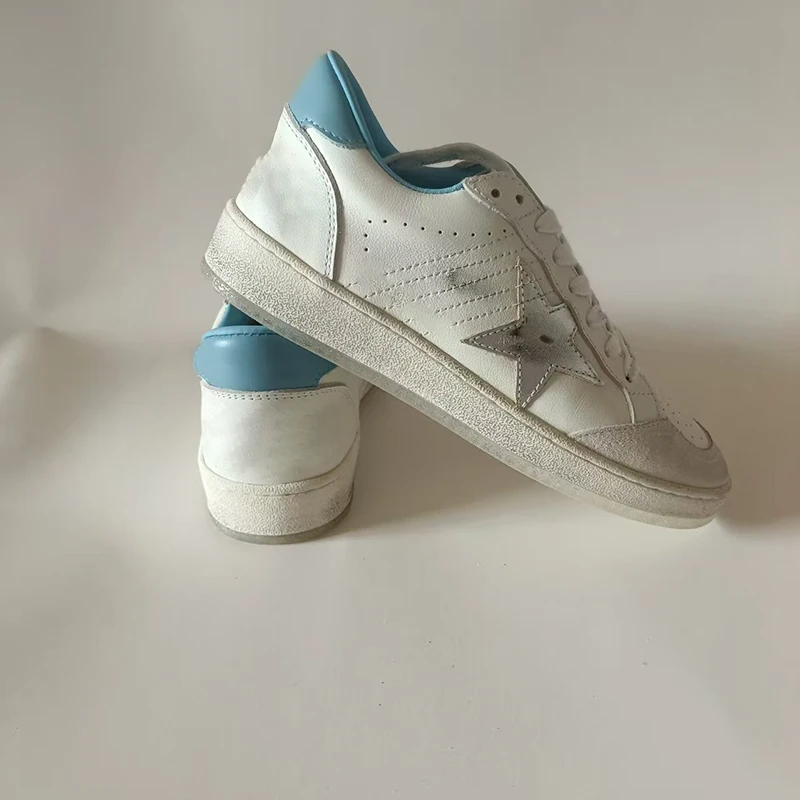 Dicksohlige, höhenvergrößernde, schmutzabweisende Schuhe, vielseitige, lässige Sportschuhe, weiße Schuhe