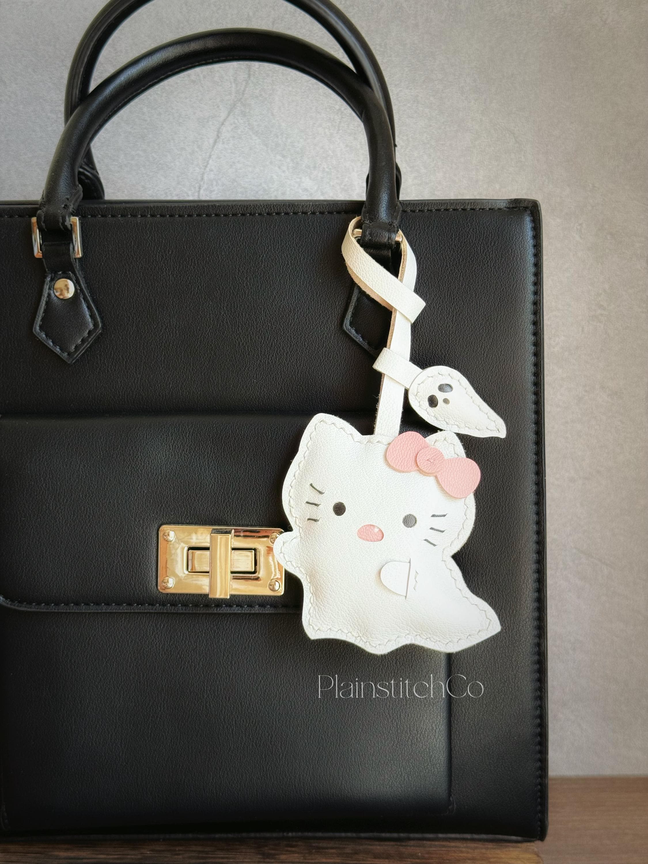 Portachiavi a forma di gatto fantasma in pelle, ciondolo per borsa in pelle fatto a mano, ciondolo per borsetta e borsetta in pelle, portachiavi a for