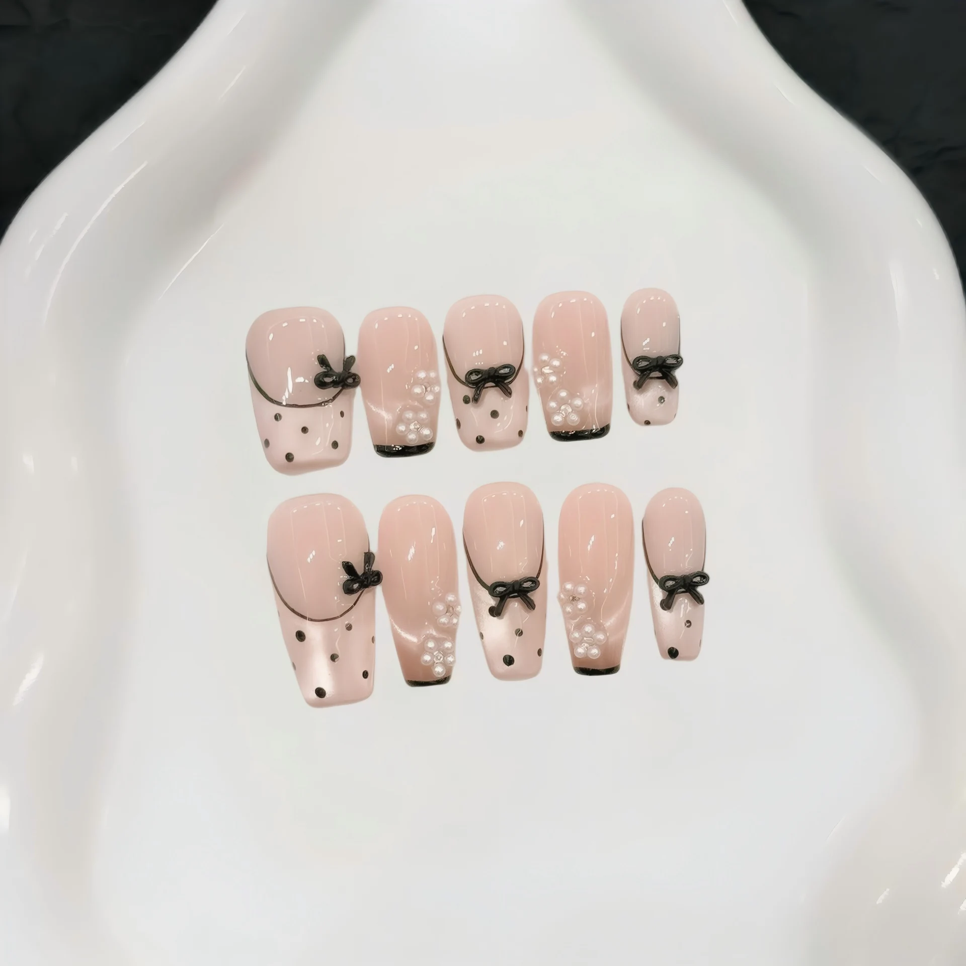 10 Stück handgemachte künstliche Nägel, handbemalt mit Katzenaugen-Spitzenrand, Press-On-Nägel, künstliche Nägel im französischen Wellenpunkt-Design Image